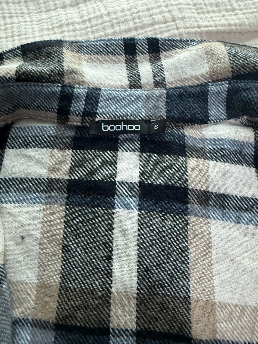 Boohoo Shacket - Picture 2 of 3